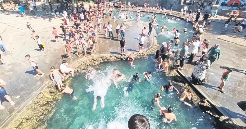 Önce havuz keyfi sonra ciğer ziyafeti