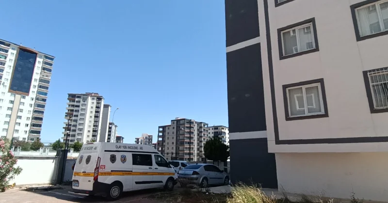 Gaziantep te korkunç olay; 4 yaşındaki oğlunu kucağına alıp 8 inci kattan atladı Sözcü Gazetesi