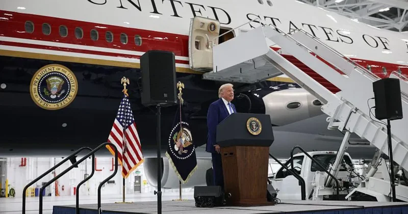 Trump milyon dolarlık yeni uçağını tanıttı: İlk uçuşu Türkiye ye Sözcü Gazetesi