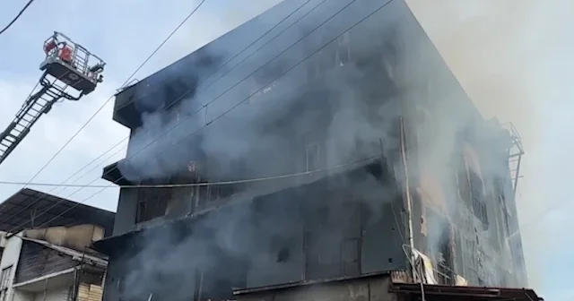 Samsun da mobilya imalathanesinde çıkan yangın kontrol altına alındı VİDEO İZLE