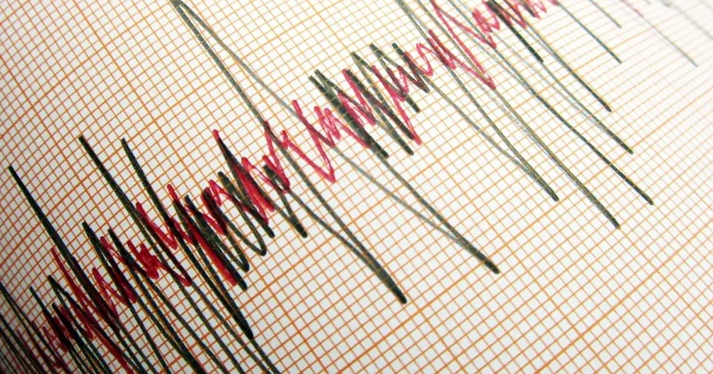 Marmara da deprem hareketliliği! İstanbul da sarsıntılar sürüyor: Büyüklüğü açıklandı