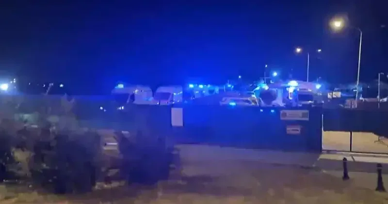 Zeytinburnu açıklarında gemide zehirlenen 4 kişi hastaneye sevk edildi