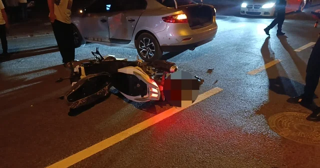 Kırşehir de ters yöne giren motosiklet otomobile çarptı Yaralanan sürücü alkol muayenesin yapılmasını reddederken, motosikletten yol savrulan poşette alkol olduğu görüldü Kırşehir Haberleri Habertürk Yerel Haberler