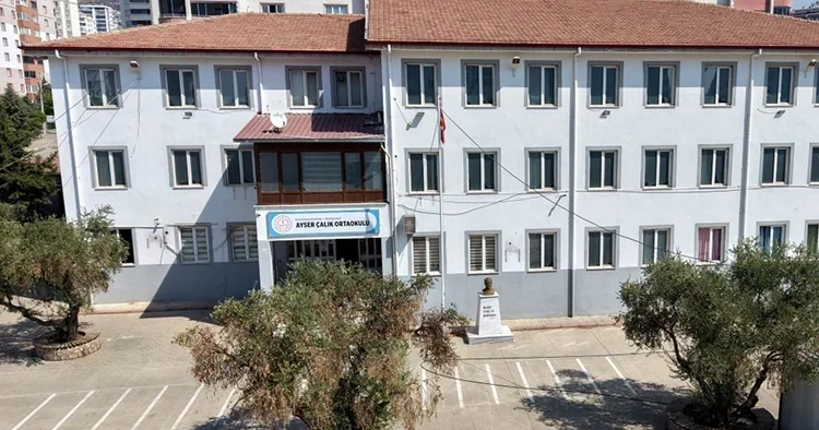 1 öğretmen 9 öğrenci hayatını kaybetmişti: Kahramanmaraş taki okul binası için yeni karar