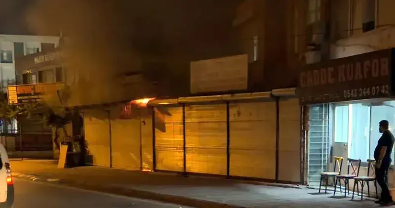 Yangında iki iş yeri kullanılmaz hale geldi