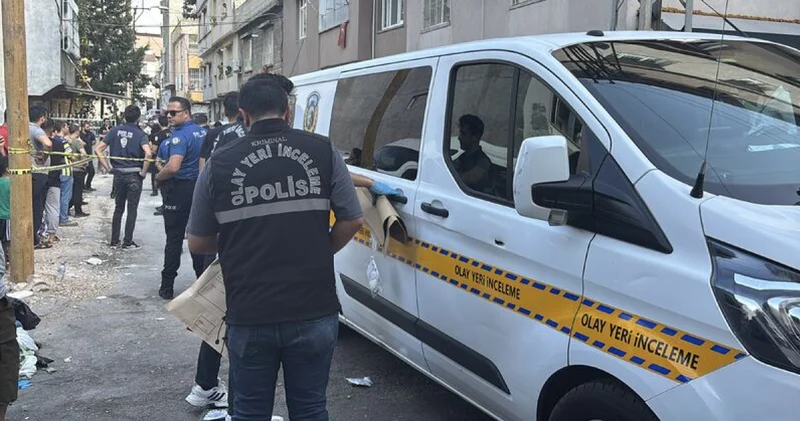 SON DAKİKA HABERİ: Gaziantep te dehşet: Önce eşini öldürdü, sonra 3 ü çocuk 4 kişiyi yaraladı Son dakika haberleri