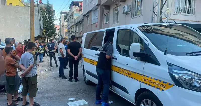 Eşini tüfekle öldürüp, sokakta rastgele ateş açtı; 1 ölü, 3 ü çocuk 4 yaralı