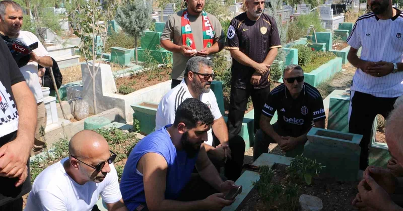 Rojin Kabaiş in mezarı başında adalet çağrısı! Beşiktaş taraftarı Diyarbakır da babayla buluştu