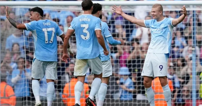 Premier Lig de 8 gollü çılgın maç! Manchester City Sunderland i devirdi