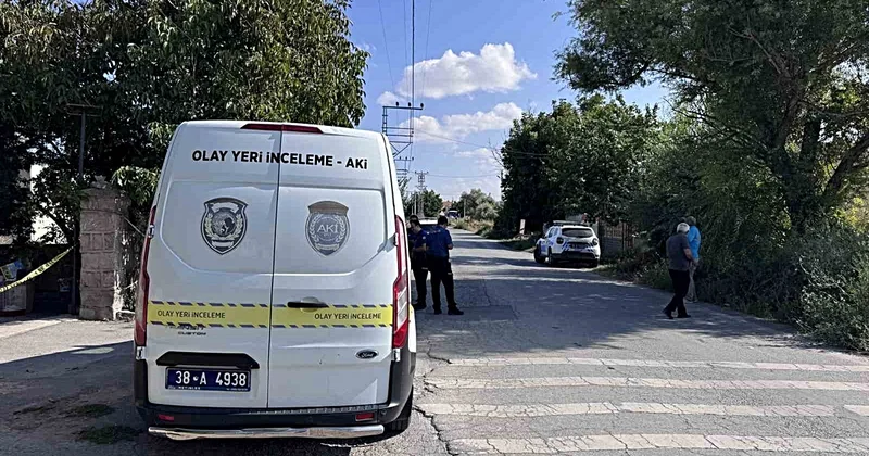 Kayseri Kocasinan da evden gelen silah sesi üzerine tüfekle vurulan kadın ağır yaralandı