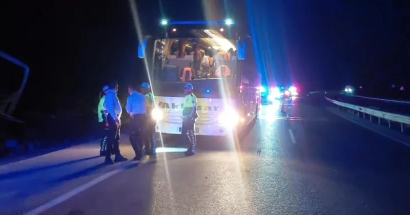 Manisa da yolcu otobüsü kaza yaptı: 18 yaralı
