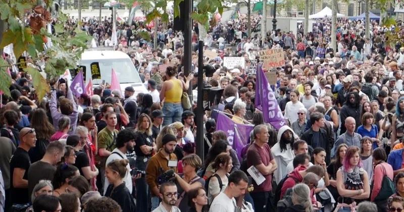 Paris karıştı! Silah yasasına karşı binlerce kişi sokaklara döküldü