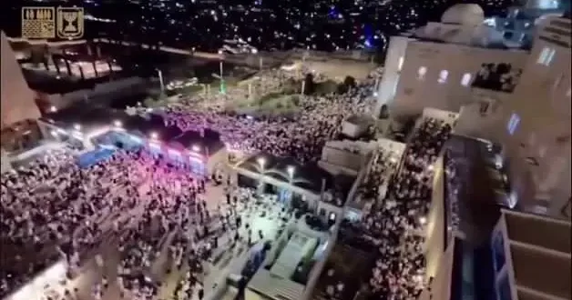 İsrail Başbakanı Netanyahu ve binlerce İsraillinin Burak Duvarı na baskın yaptı