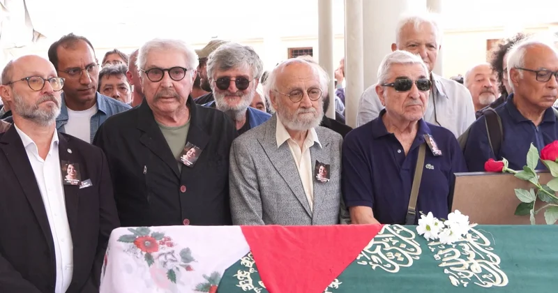 Beyin kanseri nedeniyle ölen oyuncu Gülsen Tuncer Kozlu Mezarlığı nda toprağa verildi
