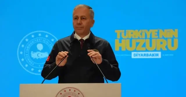 Bakan Yerlikaya, Diyarbakır da Türkiye nin Huzuru Toplantısı sonrası konuştu: Türkiye Yüzyılı na yürürken provokasyonlara teslim olmayacağız Gündem Haberleri