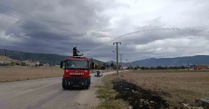 Bucak’ta arazi yangını