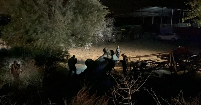 Kayseri de hafif ticari araç şarampole devrildi: 1 ölü, 2 yaralı Kayseri Haberleri