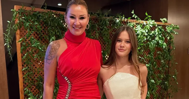 Pınar Altuğ un kızı Su annesinin boyuna yetişti Sözcü Gazetesi