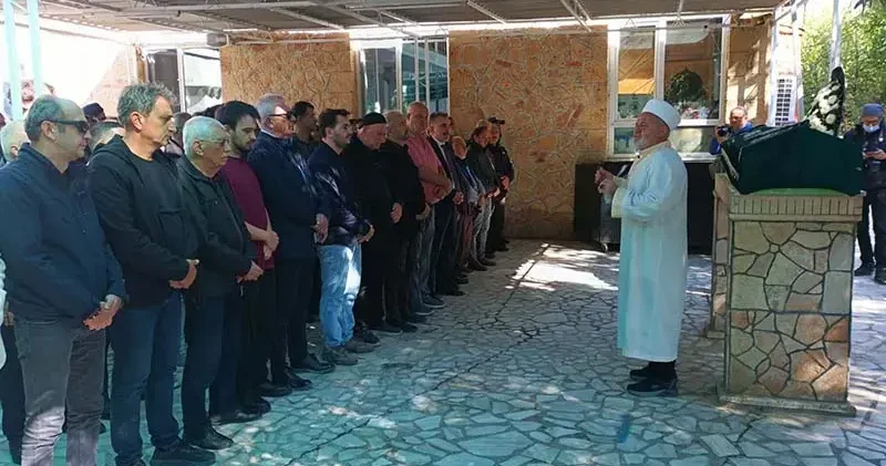 Balıkesir de cezaevi firarisi tarafından öldürülen jeoloji mühendisi son yolculuğuna uğurlandı