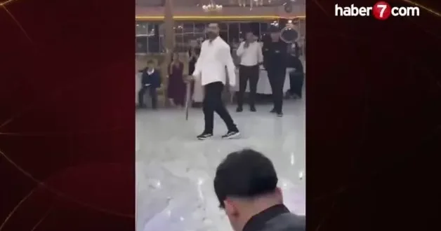 Adana da düğünde bıçaklı dans! Çocuklar kıl payı kurtuldu