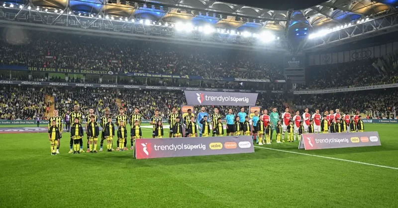 Fenerbahçe Karagümrük maçında olay! Hakeme tepki gösteren Süleyman Hurma stadı terk etti