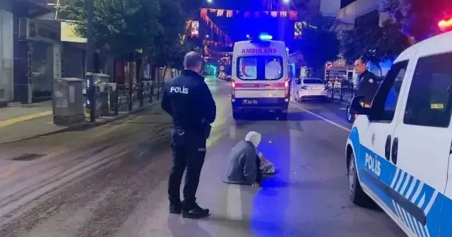 Yaşlı kadına otomobille çarpıp olay yerinden kaçan sürücü kayıplara karıştı Yerel Gündem Haberleri