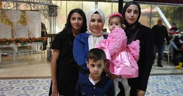 Kampanyası tamamlanan SMA lı Esma nın annesi: Hayaldi gerçek oldu İzmir Haberleri