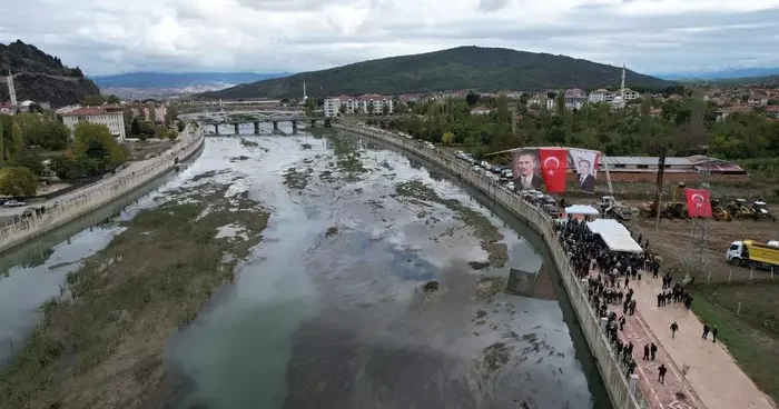Çorum da Kızılırmak Nehri ne yapılacak şişme kauçuk savak projesinin temeli atıldı