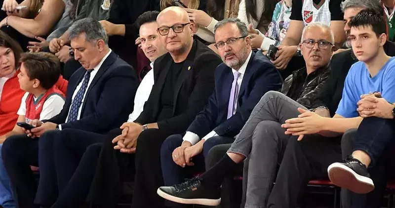 Karşıyaka Anadolu Efes: 87 101