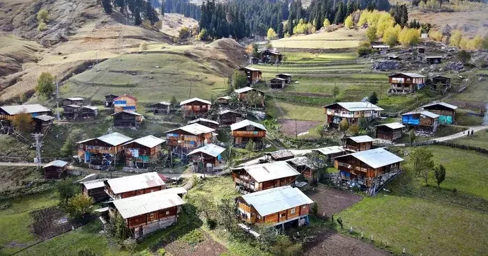 Maden köyü ahşap mimarisiyle dikkat çekiyor