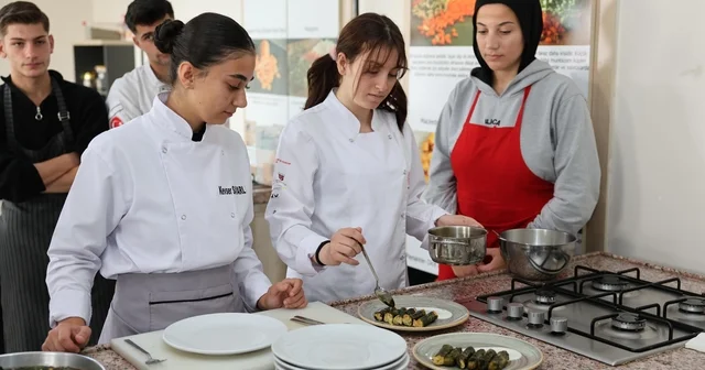 ETB Başkanı Hakan Oral dan Aziziye Çok Programlı Anadolu Lisesi ne ziyaret Erzurum Haberleri