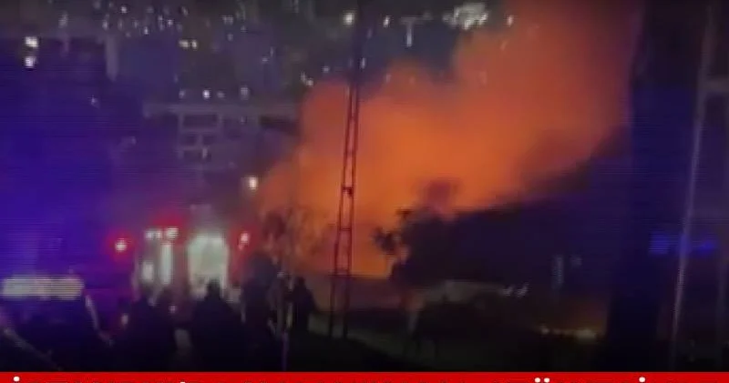 İstanbul da halı yıkama atölyesinde çıkan yangın trafoya sıçradı: Art arda patlamalar!