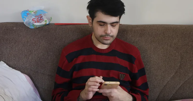 3 yıl sonra evden çıkmıştı! Telefon bağımlısı Barış 24 saatinin nasıl geçtiğini anlattı
