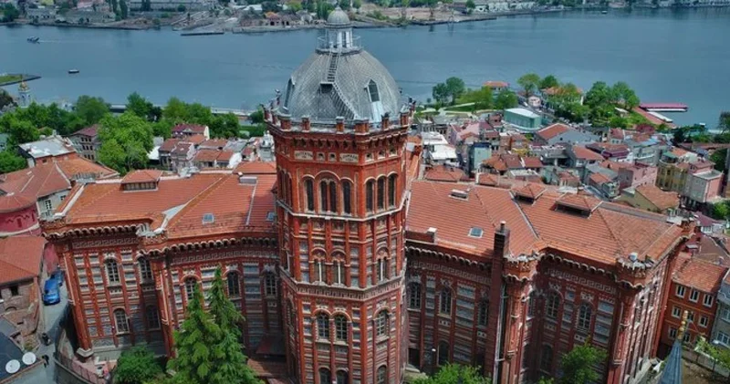 Tarihi okula tedbir! Türkiye koruyor komşu ilgisiz