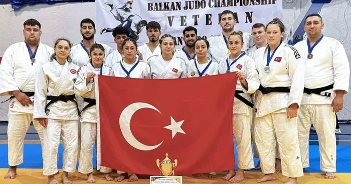 Enes Pınar bir ayda iki kez Balkanları fethetti