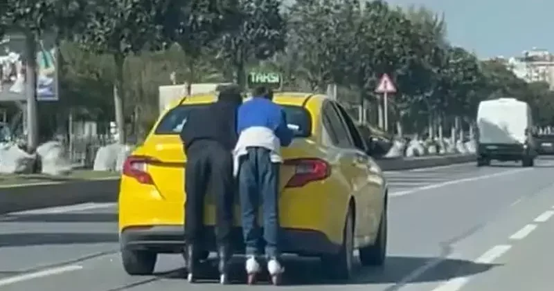 Maltepe de patenle tehlikeli yolculuk kamerada