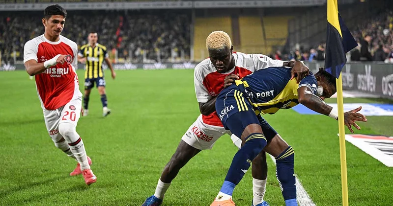 Fenerbahçe maçı sonrası olay tepki: Statta hakeme ne olduğunu açıkladı