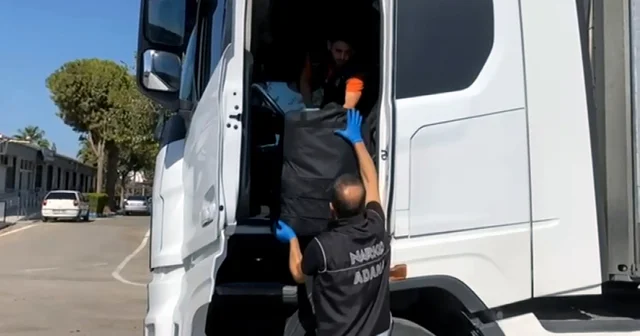 TIR daki valizlerden 55 kilo skunk çıktı; Arkadaşım rica etti dedi Adana Haberleri