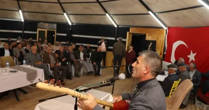Oltulu Aşık Mevlüt İhsani anıldı