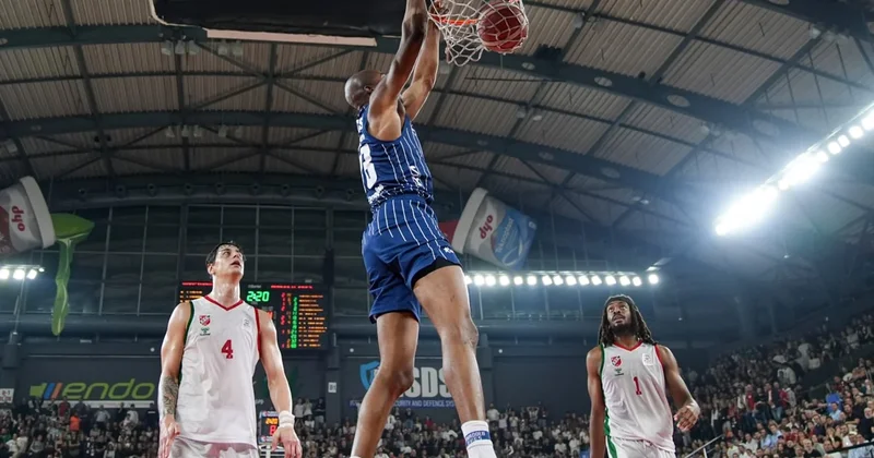 Anadolu Efes, İzmir de 100 ledi Sözcü Gazetesi