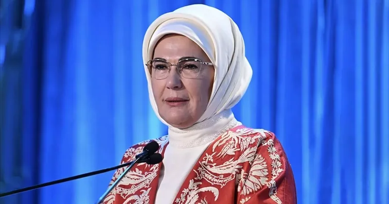 Galata Kulesi ne yansıtıldı: Emine Erdoğan dan dikkat çeken mesaj