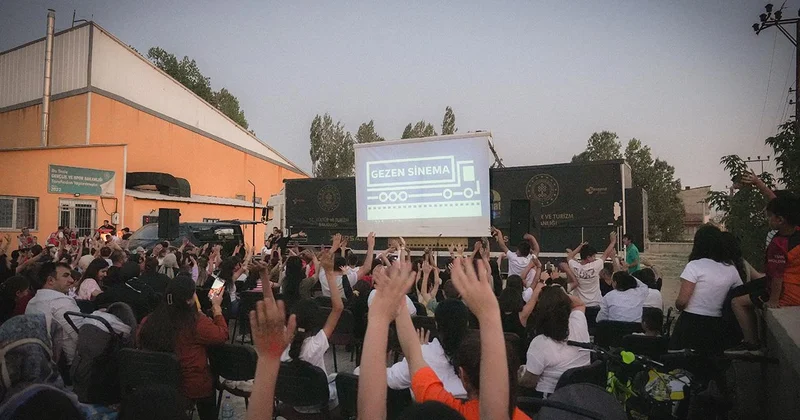 Sinema Yollarda Projesi ile binlerce çocuk ilk kez sinema ile buluştu