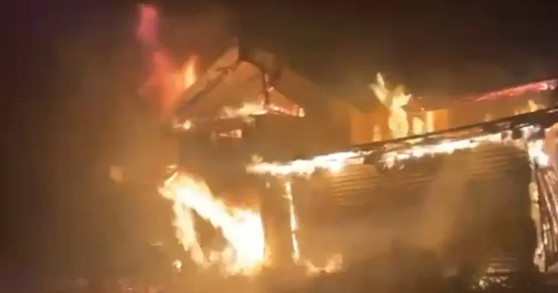 Bolu da korkutan yangın! Ev, ahır, odunluk ve garaj kül oldu