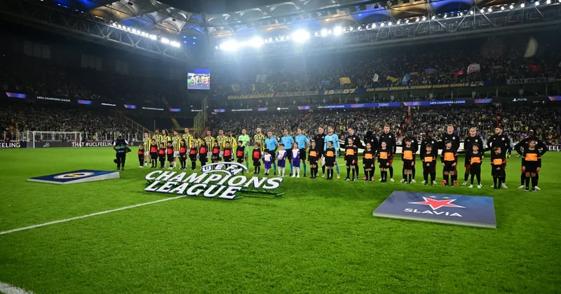 Kadıköy de tribünler ayaklandı! İstifa tezahüratları yükseldi