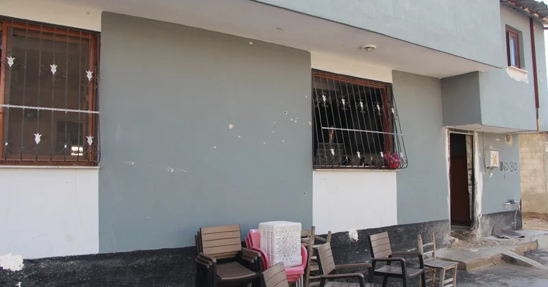 Yüreğir de aynı eve 3 üncü saldırı: Bu kez kapıya el yapımı patlayıcı atıldı