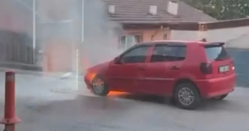 Karabük’te park halindeki otomobil alev aldı