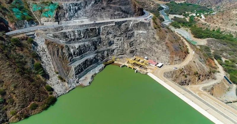 Dağı delip çöle su taşıdılar! 19,3 kilometrelik tünelin sırrı