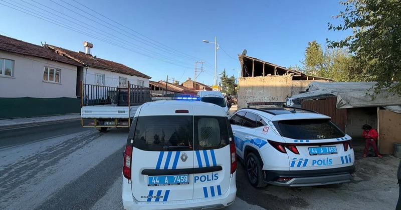 Malatya da sabah saatlerinde dehşet: Dini nikahlı eşinin kaldığı eve gizlice girip bıçakla saldırdı