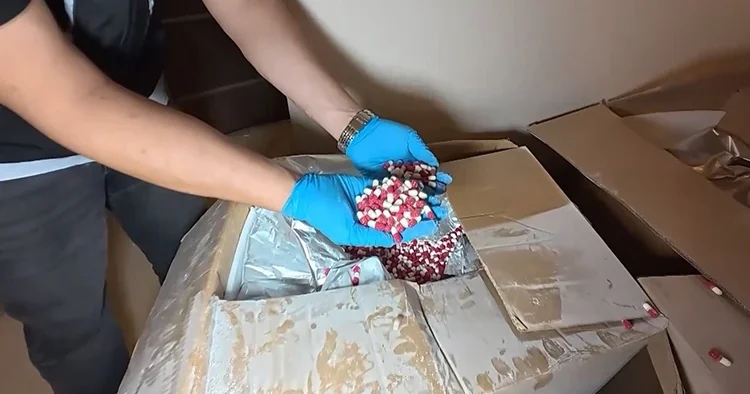 İstanbul da 10 ton uyuşturucu alevlere teslim edildi: Tonlarca zehir kül oldu
