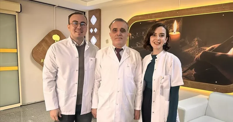 Doktor baba, kızı ve damadı aynı hastanede hizmet veriyor